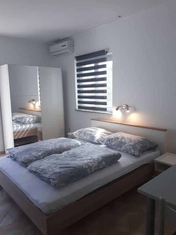 Apartments Irina Rovanjska Ngoại thất bức ảnh
